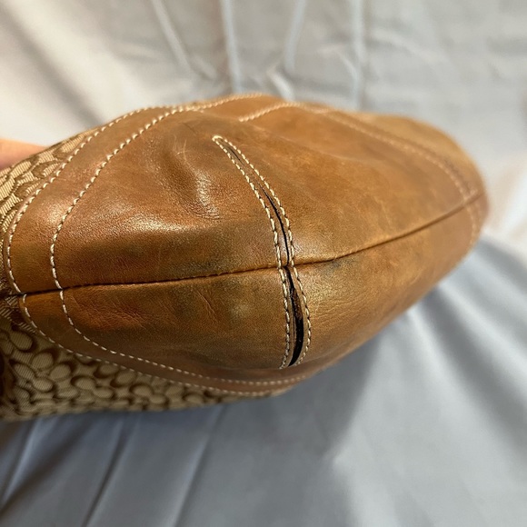 AUTHENTIC Coach convertible cross body - Picture 4 of 16